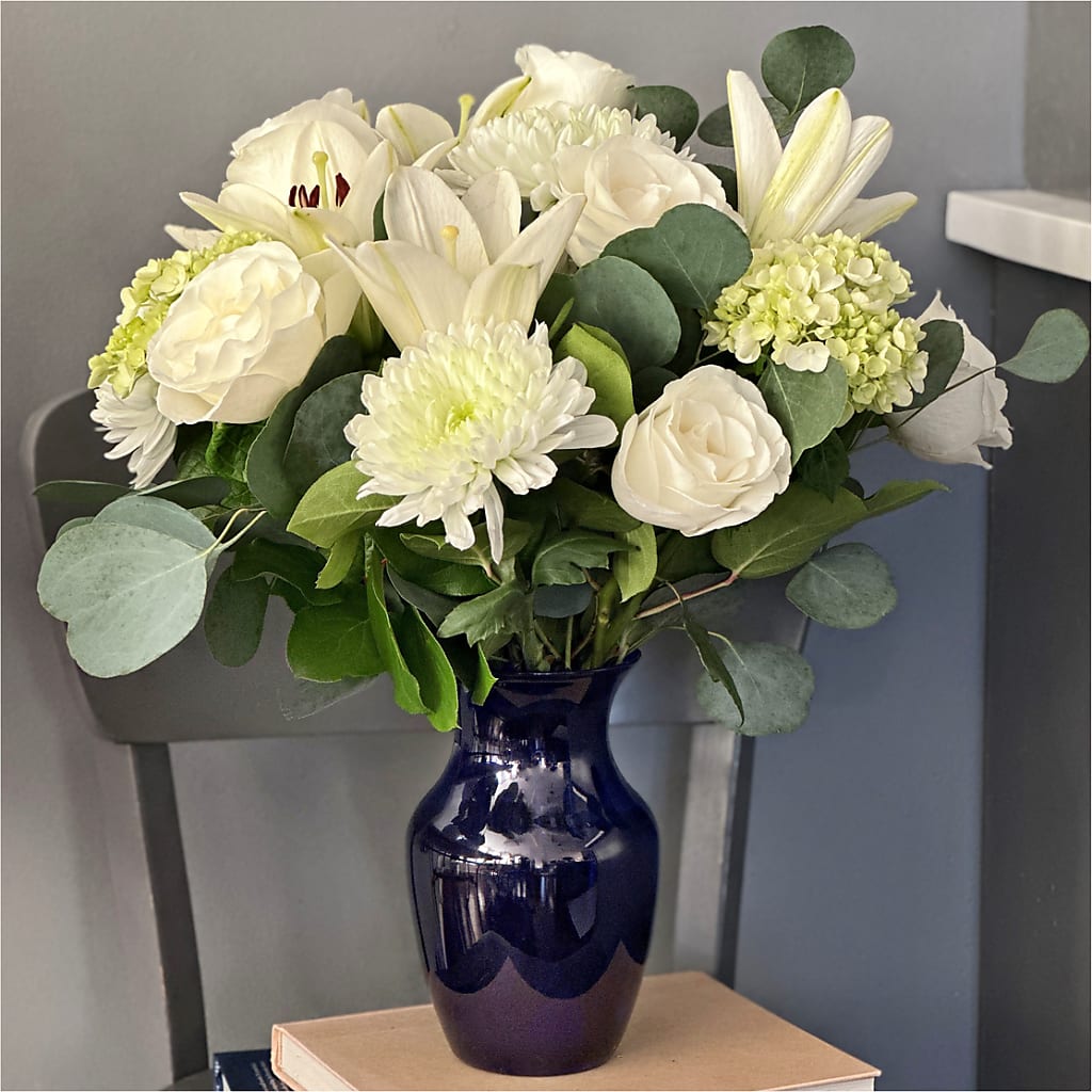Snowy Dreams Bouquet –  Cb Florist, Canton MI